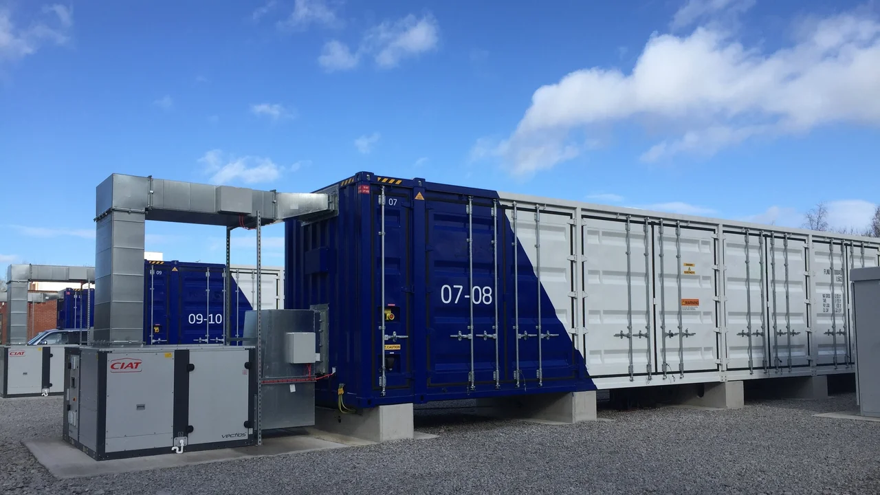 UK, 120 MW, battery storage original